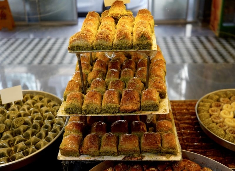 Baklava çeşitlerinde fiyat rekabeti: Cevizli gelenek, fıstıklı yükseliyor