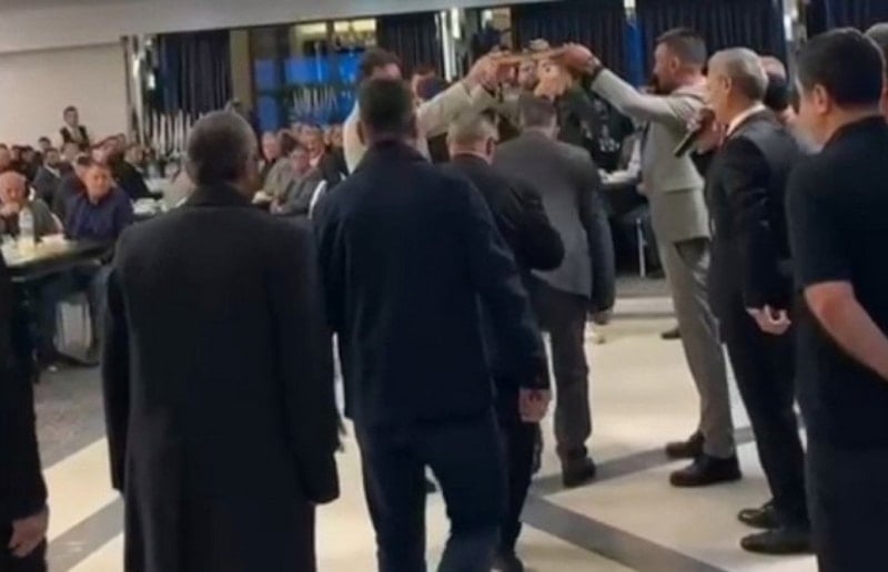 Bursa’daki Silahlı Çatışma Sonrası Taraflar Barış Yemeğiyle Bir Araya Geldi