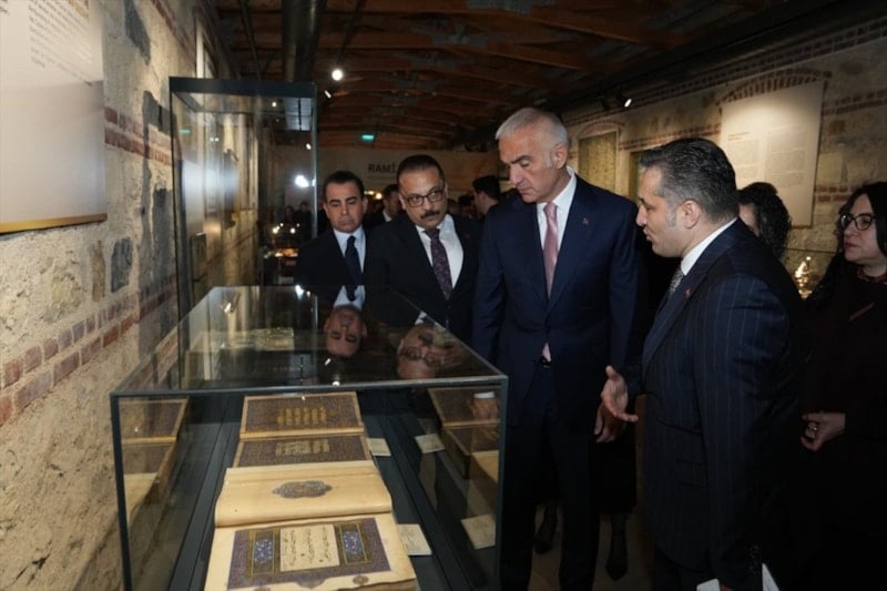 Çalınan İznik çinileri Türkiye’ye iade edildi, müze sergilemesiyle korunacak