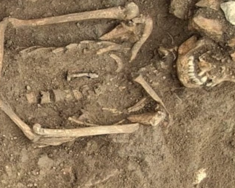 Demir Çivilerle Gömmek: Antik Roma'da Ölüm ve Ruh Folkloru