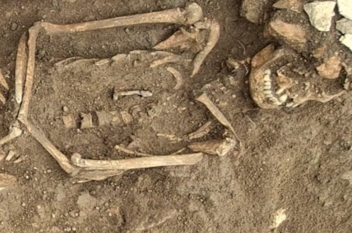 Demir Çivilerle Gömmek: Antik Roma'da Ölüm ve Ruh Folkloru