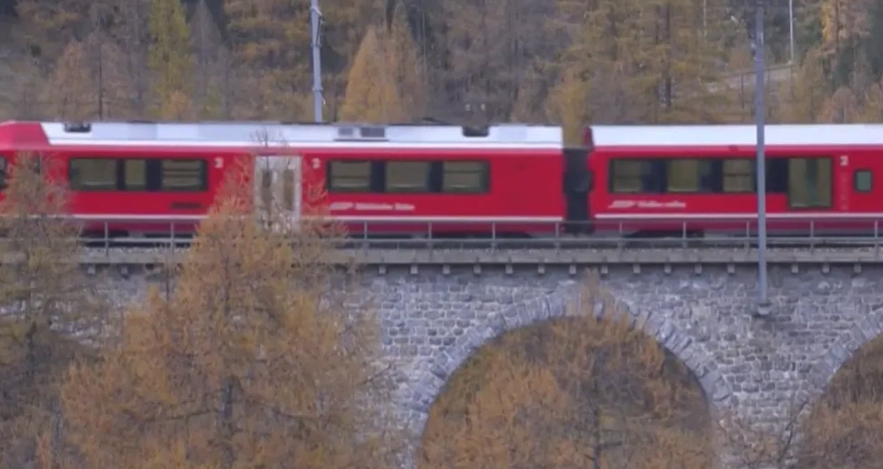 Dünyanın En Uzun Yolcu Treni, İsviçre'de Yeni Bir Dünya Rekoru Kırdı