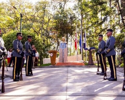El Salvador'da Atatürk büstüyle Türkiye Parkı açıldı