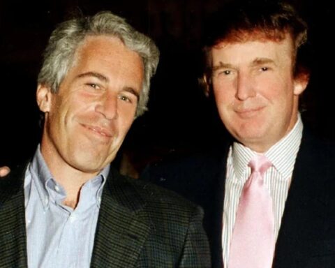 Epstein Belgelerinde Donald Trump'a Yönelik Cinsel Suçlamalar Ortaya Çıktı
