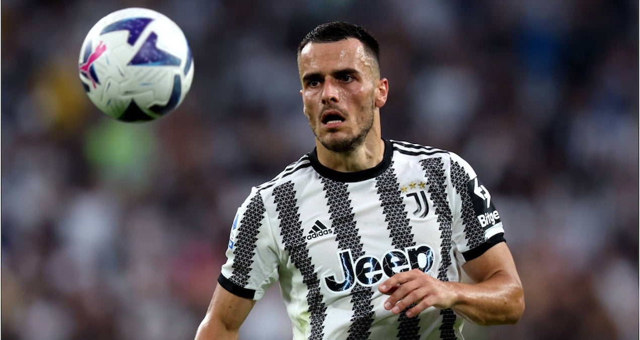 Fenerbahçe Filip Kostić için transfer yarışında