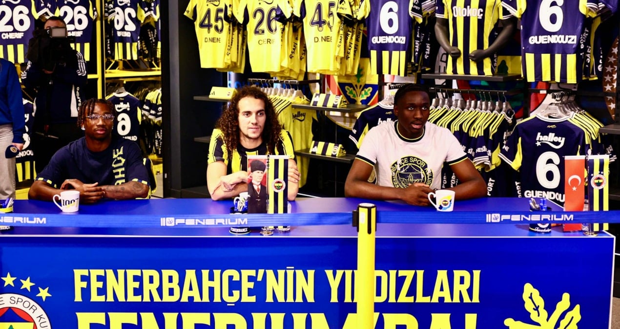 Fenerbahçe'de Üç Yıldız Taraftarlarla Buluştu