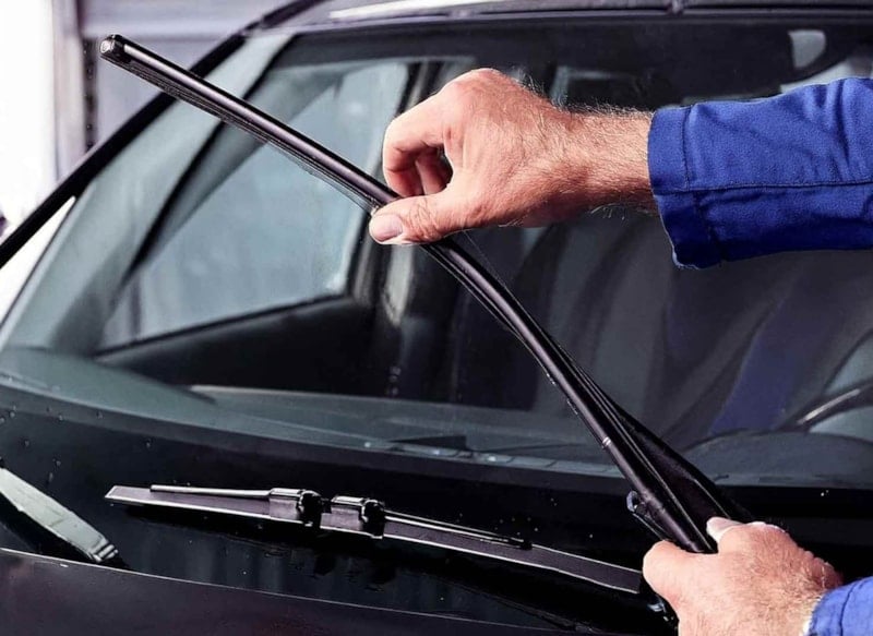 Ford, Cam Sileceği Sorunu Nedeniyle 600 Bin Araç Geri Çağırdı
