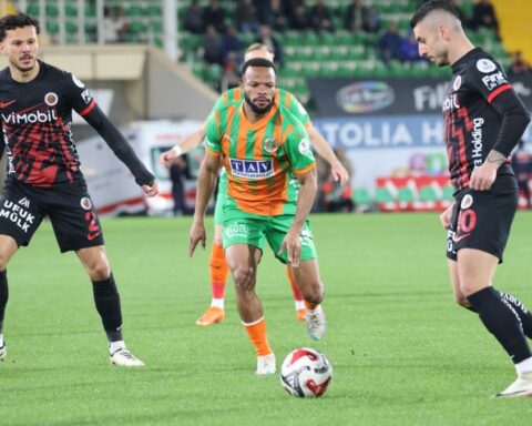 Golsüz Beraberlik: Alanyaspor ve Gençlerbirliği Puanları Paylaştı
