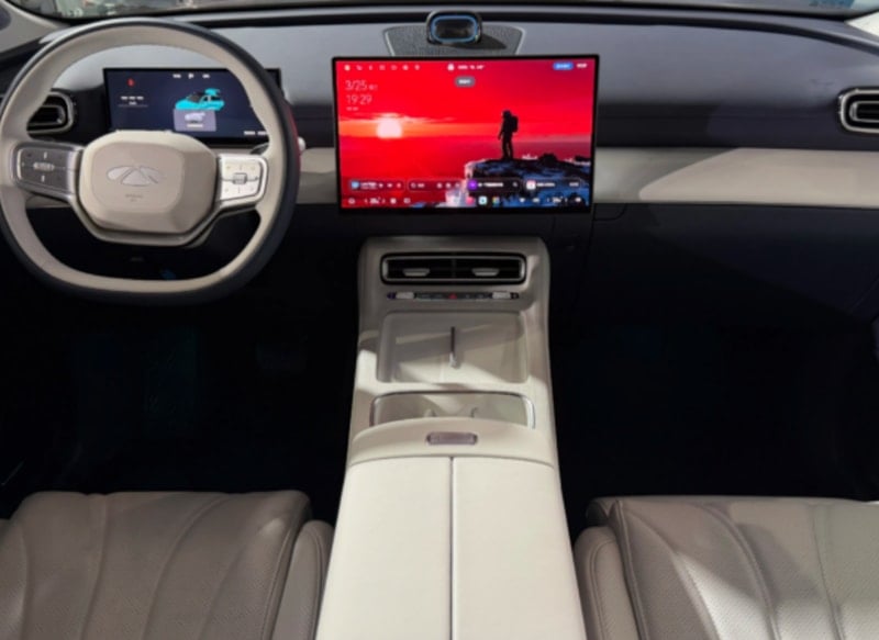 Hibrit SUV Fulwin T9L, 2.000 kilometre menzil sunarak uzun yolculukları kolaylaştırıyor