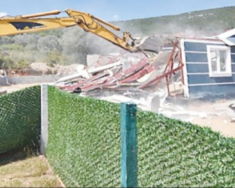 İktidar, Hobi Bahçelerini Yıkacak Yasa Tasarısını Meclisten Geçirdi