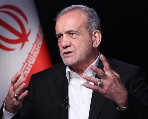İran Cumhurbaşkanı Pezeşkiyan: Tarih Bilmeden İran'ı Yok Etme Hayali Kurulamaz