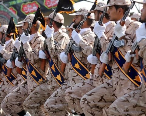 İran, Olası ABD Müdahalesine Hazırlık İçin 1 Milyon Askeri Organize Ediyor