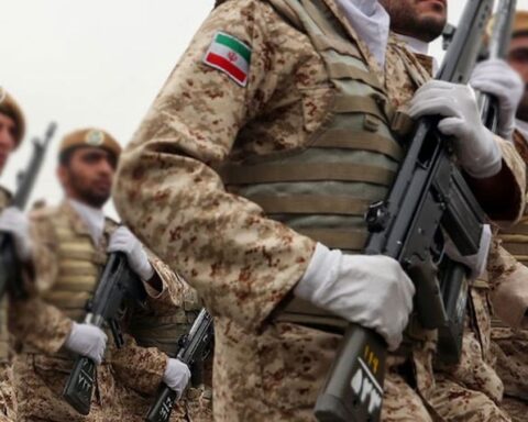 İran, Savaş Sürecine Destek İçin Gençleri Askerlik Programına Davet Ediyor