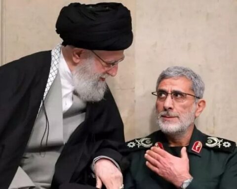 İranlı Komutan İsmail Kaani'nin Mossad'la İlişkisi Hakkında Tartışmalar Yükseliyor