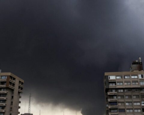 İsrail Saldırısı Sonrası İran'da Zehirli Dumanlar Gıda Kaynaklarını Tehdit Ediyor