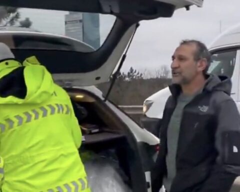 İstanbul'da Drone Destekli Trafik Denetimi, Kural İhlali Yapan Sürücüyü Ceza Keserek Durdurdu