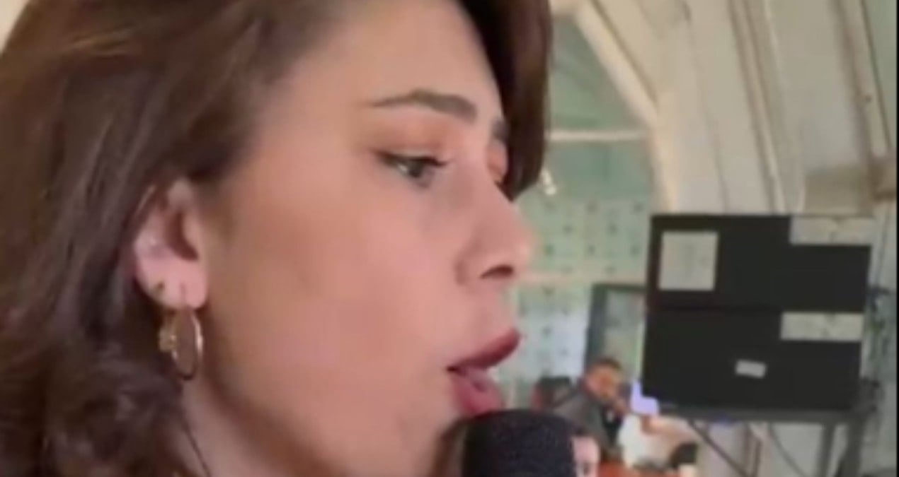 Kayseri'de Kadın Taraftarın Anonsları Maçta Dikkat Çekti