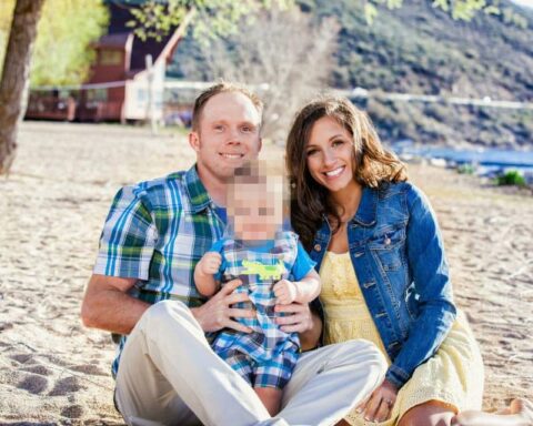 Kocasıyla ilgili cinayet suçlamasıyla yargılanan kadın, yas kitabı yazdı