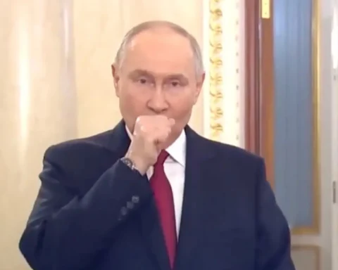 Kremlin, Putin'in Kamerada Yaşadığı Öksürük Nöbetini Hızla Sildi