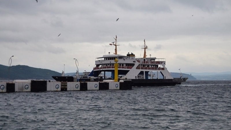 Kuzey Ege'de Olumsuz Hava Koşulları Nedeniyle Feribot Seferleri İptal Edildi