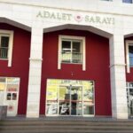 Manisa'da Atatürk'e hakaret ettiği öne sürülen felsefe öğretmeni tutuklandı