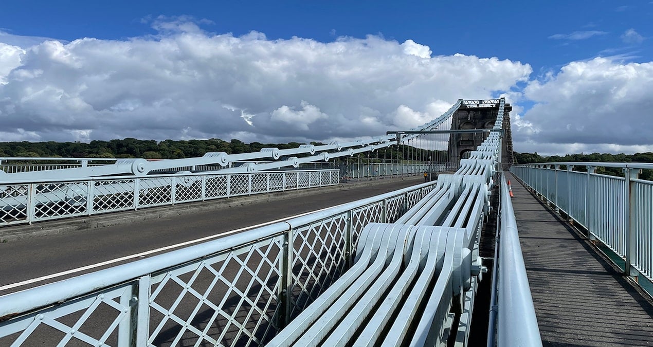 Menai asma köprüsü: tarih ve mühendislikte çığır açan yapı