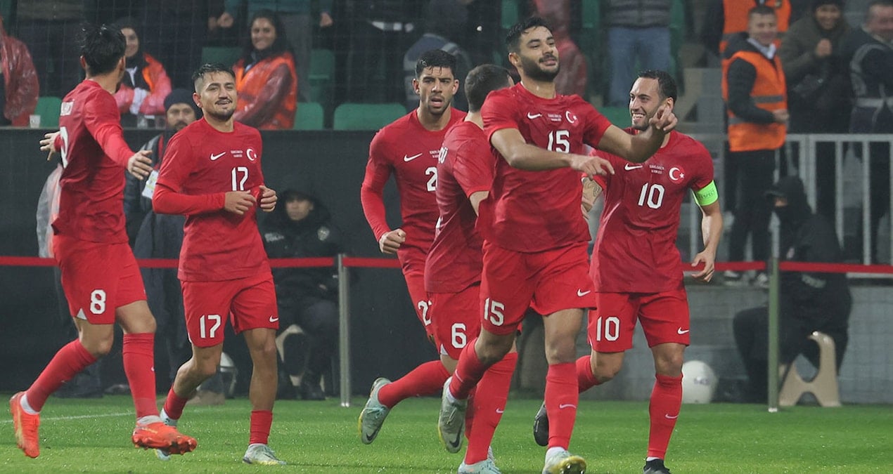 Ozan Kabak, Galatasaray'a geri dönmek için görüşmelere başladı