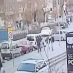 Sancaktepe'de Kontrolsüz Çıkan Otomobilin Neden Olduğu Trafik Kazasında İki Kişi Yaralandı