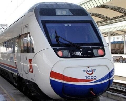TCDD, 2025'te 60 Gar ve İstasyonu Yenileyerek Altyapıyı Güçlendiriyor