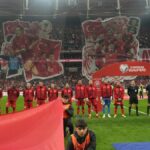 Türkiye-Romanya Maçında Taraftarların Muhteşem Koreografisi İzleyicileri Büyüledi