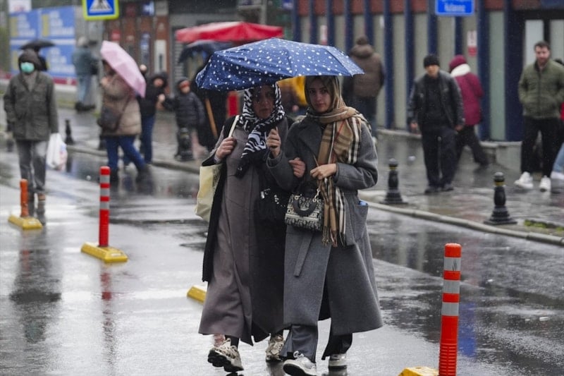 Yağışlı Hava Türkiye'yi Etkisi Altına Alıyor: Gök Gürültülü Sağanaklar Bekleniyor