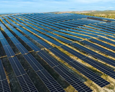 Yenilenebilir enerji kaynakları, fosil yakıt fiyatlarını geride bırakıyor