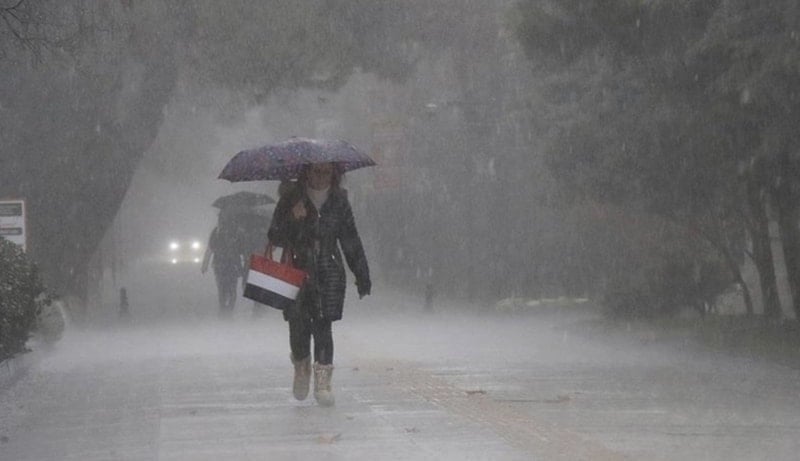 Yurt Genelinde Sağanak Yağışlar Etkili Olacak, Sıcaklıklar Mevsim Normallerinde Seyredecek