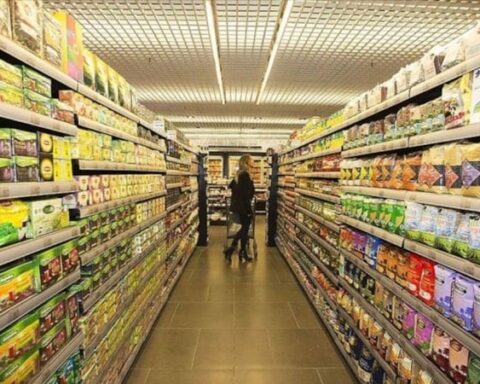 1 Mayıs'ta Marketler ve AVM'ler Açık Kalacak