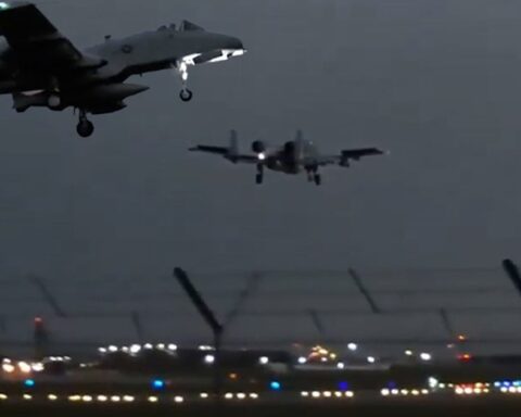 ABD, 12 A-10 Saldırı Uçağını İngiltere'ye Gönderdi