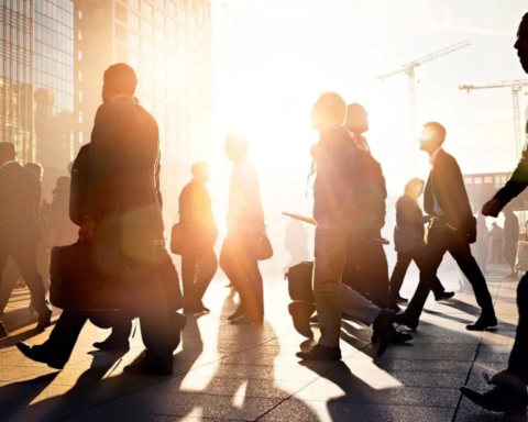 ABD'de İlk Kez İşsizlik Maaşı Başvurusunda Bulunanların Sayısı D düştü