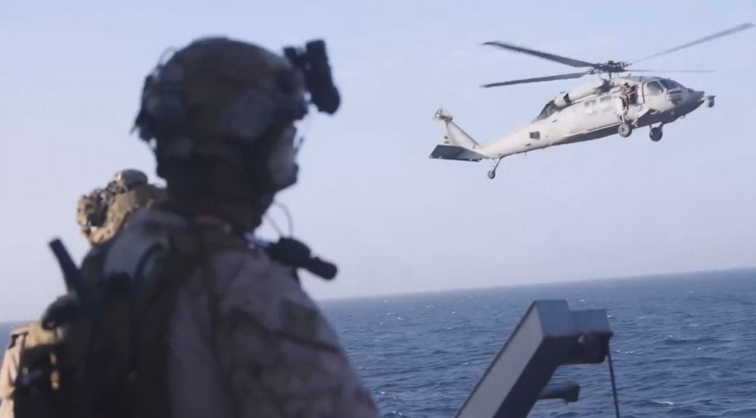 ABD'nin Umman Denizi'nde Ticari Gemide Gerçekleştirdiği Operasyonun Detayları