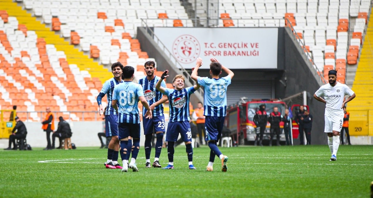 Adana Demirspor, Manisa Futbol Kulübü'nü 2-1 yenerek sezonun ilk galibiyetini aldı