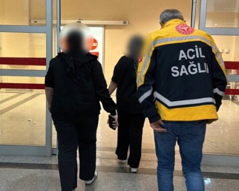 Adıyaman'da Gıda Zehirlenmesi Şüphesi: Altı Genç Kız Hastaneye Kaldırıldı