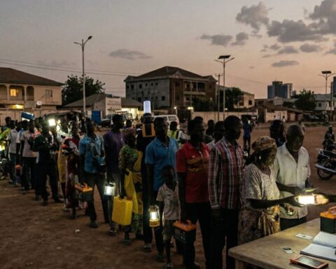 Afrika'da Enerji Krizi Derinleşiyor, Elektrik Kullanımı Karneyle Kontrol Altına Alındı