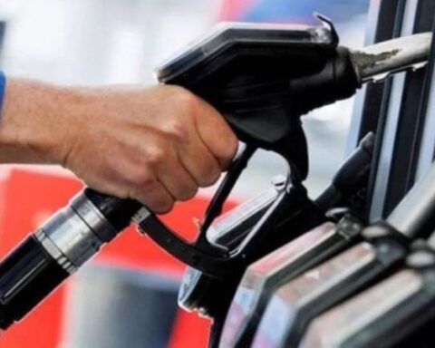 Akaryakıt fiyatlarına indirim: 10 Nisan güncel benzin, motorin ve LPG fiyatları
