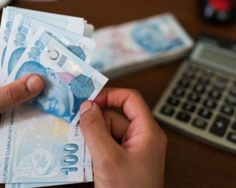 Akbank, Nisan 2026'da Emekli Promosyonlarını Artırdı: Yeni Ayrıntılar Açıklandı