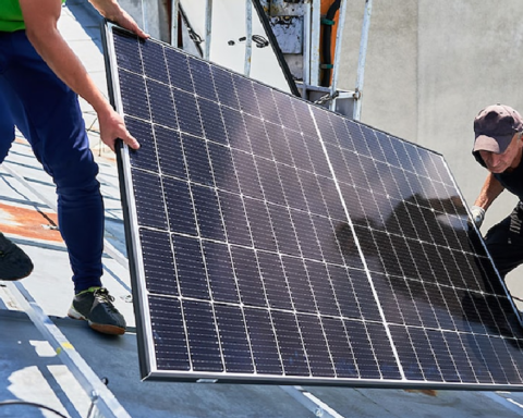 Almanya'da Elektrik Maliyetini Düşüren Hafif Güneş Panellerine İlgi Artıyor