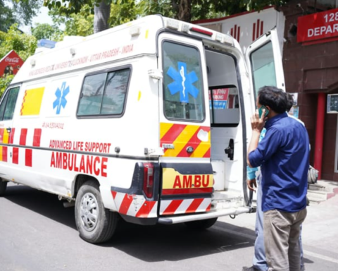 Ambulans yolculuğunda gerçekleşen sarsıntı kadının hayata dönmesine vesile oldu
