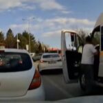 Ankara'da Trafikte Otomobil Sürücüsü İle Servis Şoförü Arasında Kavga Çıktı