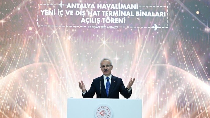Antalya Havalimanı'nın Yolcu Kapasitesi 35 Milyondan 82 Milyona Çıktı