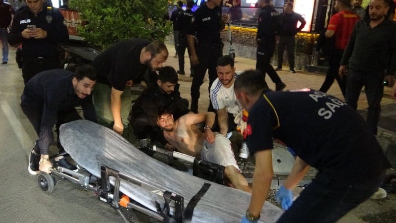 Antalya'da Derbi Coşkusunda Bıçaklı Saldırı: Bir Taraftar Yaralandı