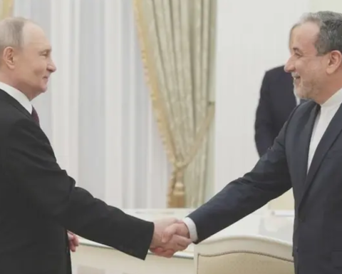 Arakçi, Moskova'da Rus Yetkililerle Görüşerek İlişkileri Güçlendiriyor