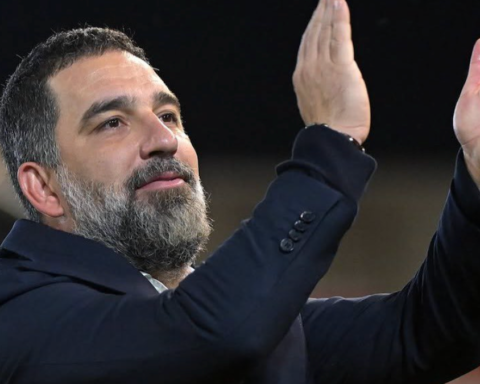 Arda Turan'ın Shakhtar Donetsk'i, Zorya Luhansk'ı mağlup ederek farkı 6'ya çıkardı