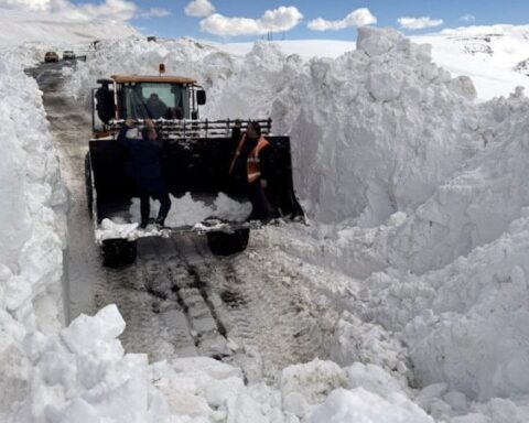 Ardahan-Ardanuç Yolu, Kar Temizliğiyle Yeniden Ulaşım Açıyor